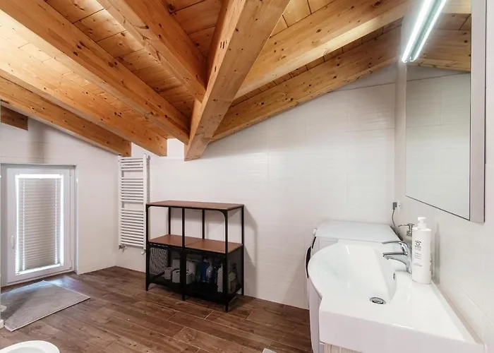 Serendipity- By Myhomeincomo Lägenhet